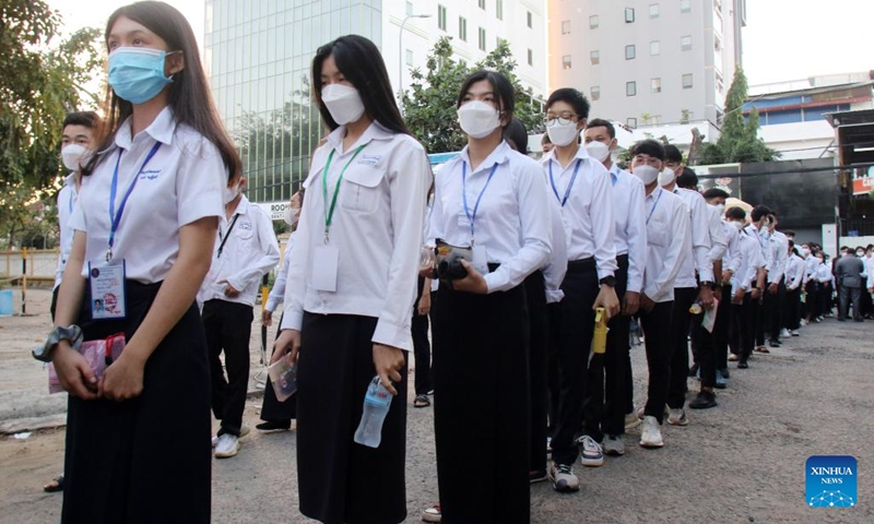 Sekolah di Kamboja: Tradisi, Tantangan, dan Harapan Baru